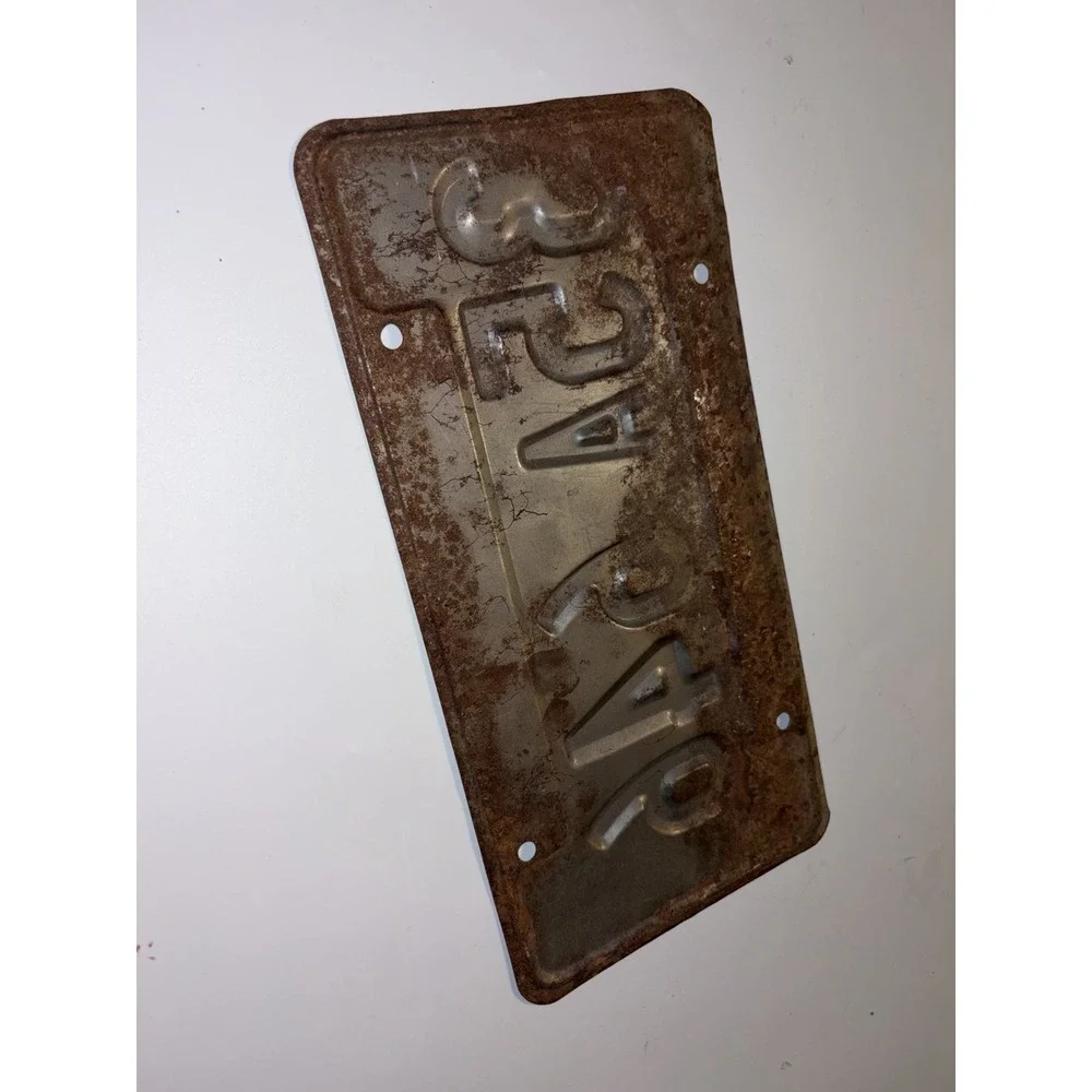 1981 Indiana License Plate Passenger Vehicle Car Metal Yellow Orange Red Stripe